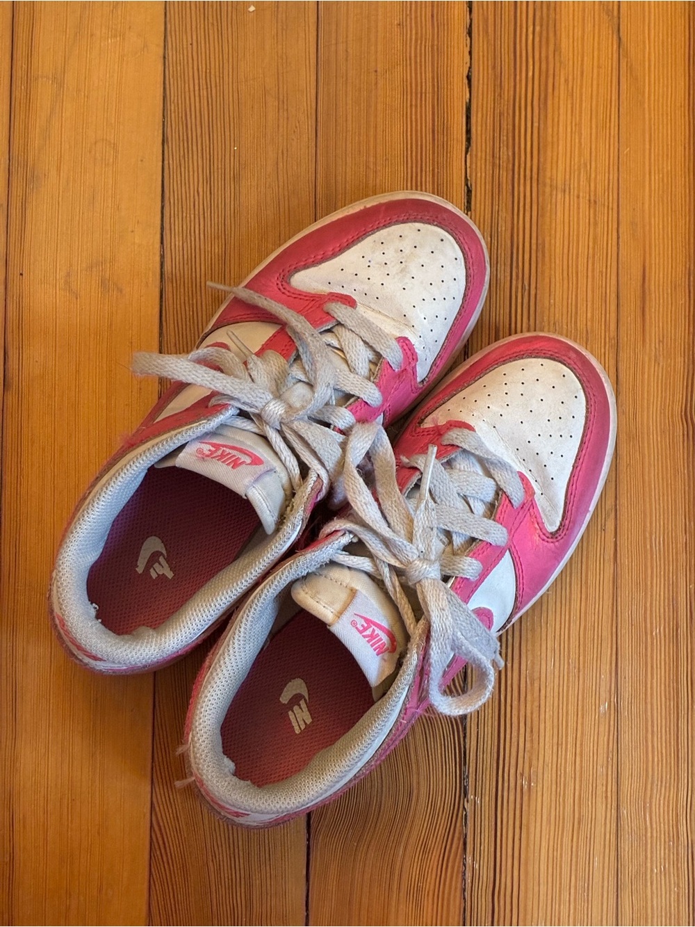 Nike Kids White and Pink Low-Top Sneakers